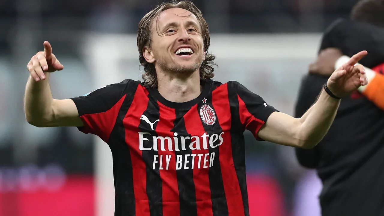 القنوات الناقلة لمباراة لاتسيو وميلان في الدوري الإيطالي ووسائل مشاهدتها عبر الإنترنت